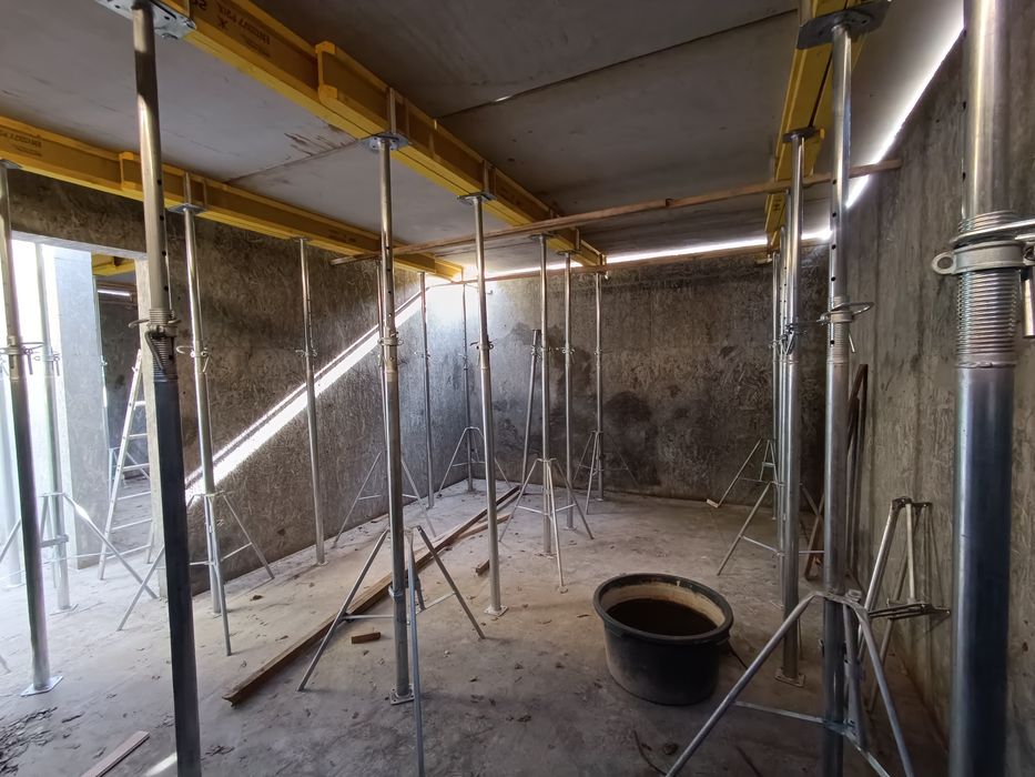 Szalunki stropowe - Wynajem zestawu (sztyce, legary, korony, trójnogi)