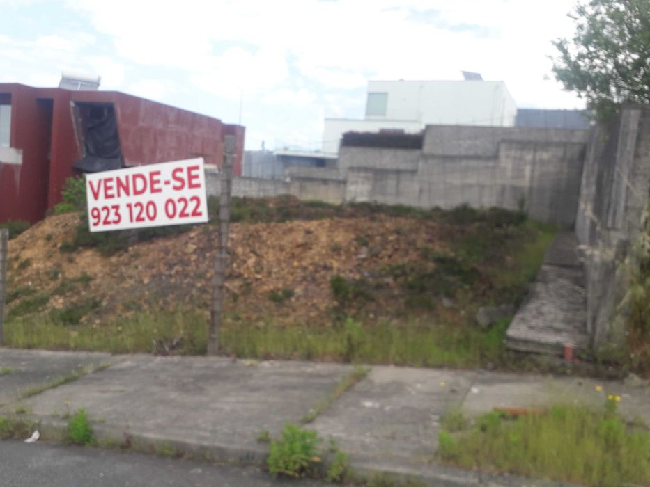 Terreno 600 m2 pronto a construir. SEROA - PAÇOS DE FERREIRA