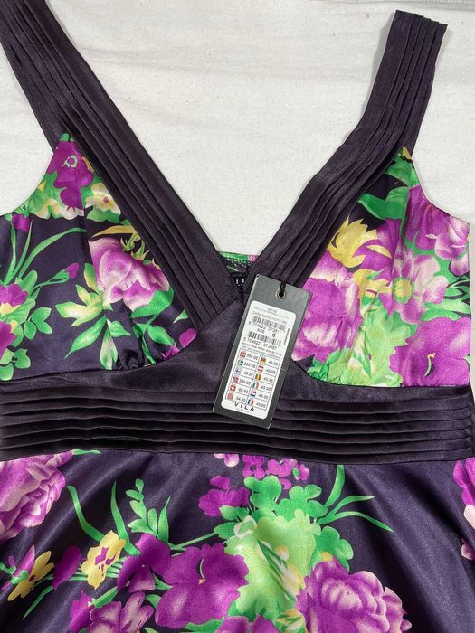 Nowa satynowa sukienka S kwiaty fiolet