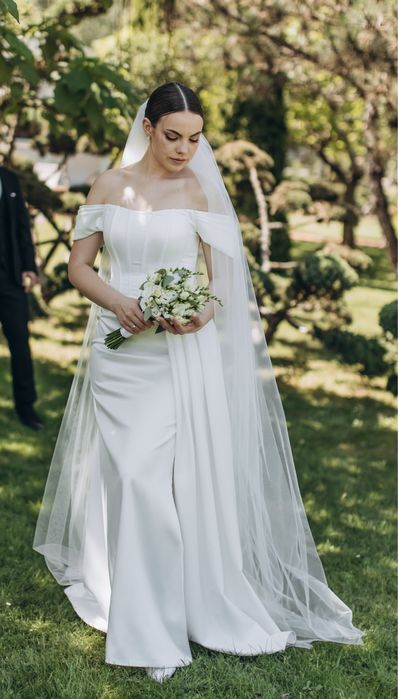 Весільна сукня в розмірі 42-44(s, m).