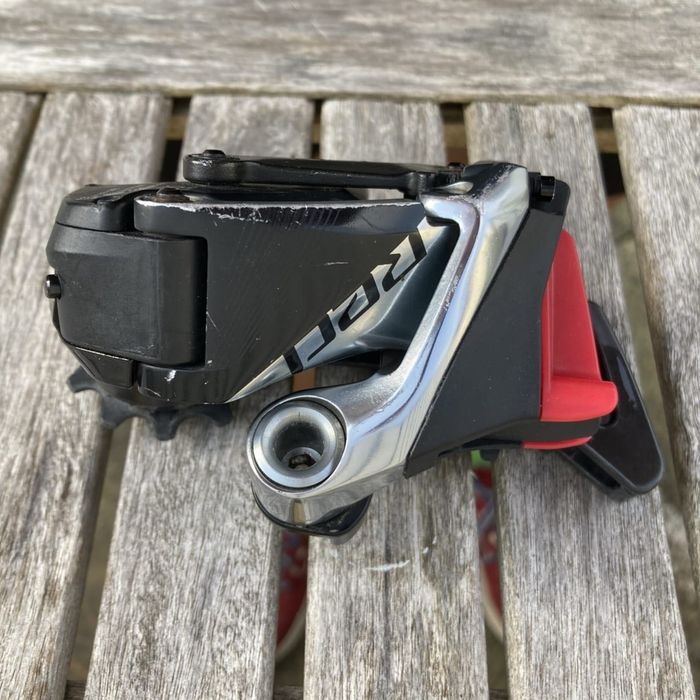 Desviador traseiro de 12 velocidades SRAM Red eTap AXS D1