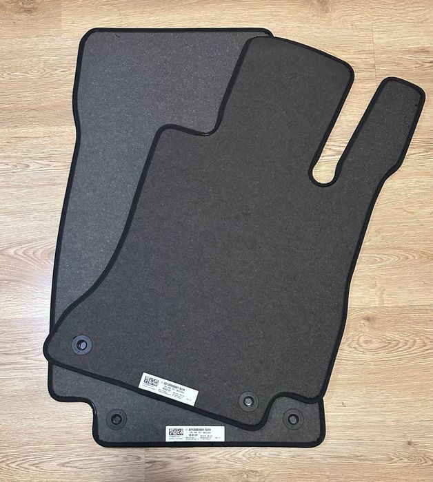 НОВІ Оригінальні килимки Mercedes-Benz для E-Class (W213)