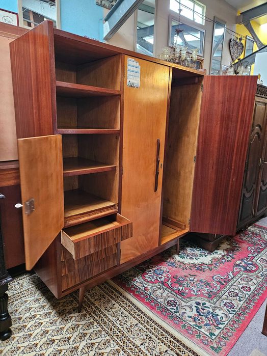 Roupeiro vintage - óptimo estado geral