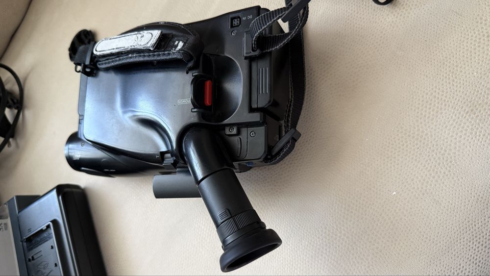 Продам касетну камеру Panasonic з сумкою