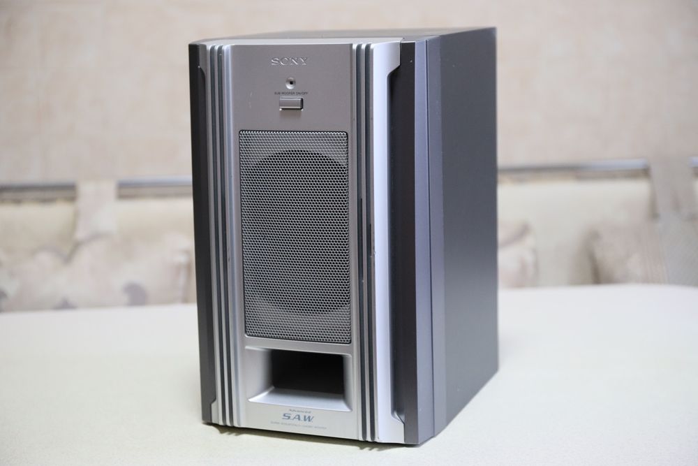 Universum  subwoofer  DR 4020  60 wat