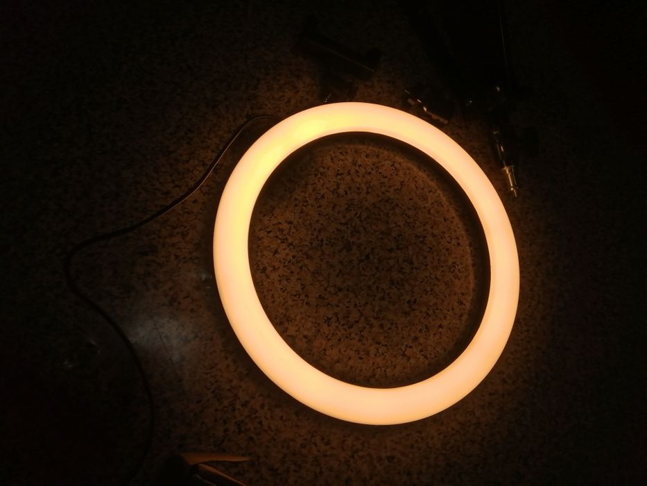 Кільцева лампа з трьома режимами освітлення