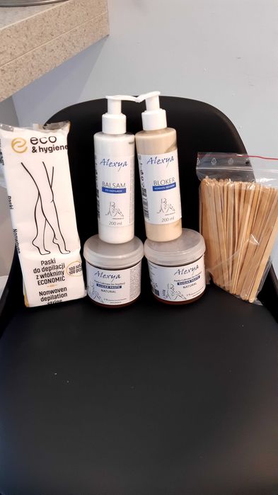 Zestaw do depilacji pastą cukrową oraz patyczki,paski,balsam i bloker