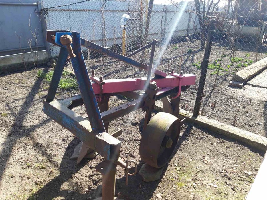 Продам плуг до трактора до МТЗ 80