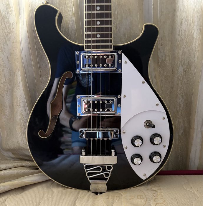 Guitarra Harley Benton RB 600