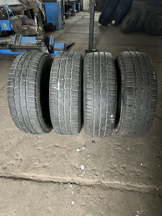 Продам шини 215/60 R17С