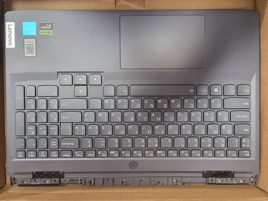 Топ кейс Lenovo LOQ 15IRH8
