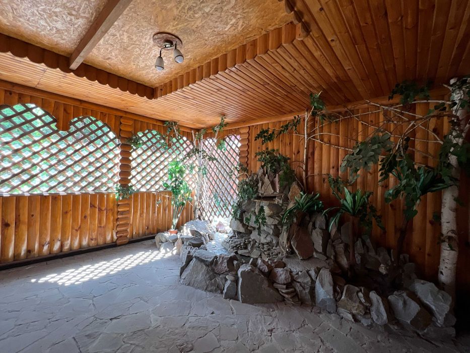 Продається ГОТЕЛЬНО-РЕСТОРАННИЙ комплекс ФАСАД 0,75 Га траса КИЇВ-ЧОП