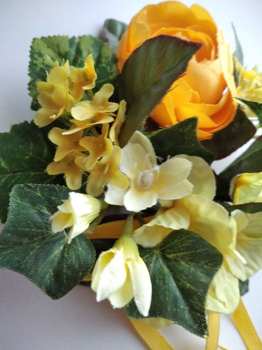 Мини композиция из искусственных цветов, декор из цветов, D 16см.