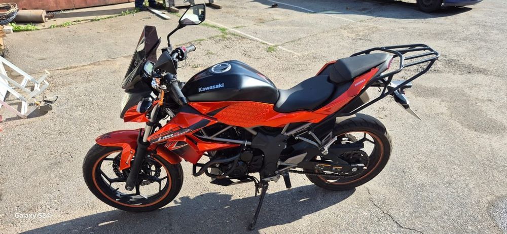 Продам мотоцикл Kawasaki z-250