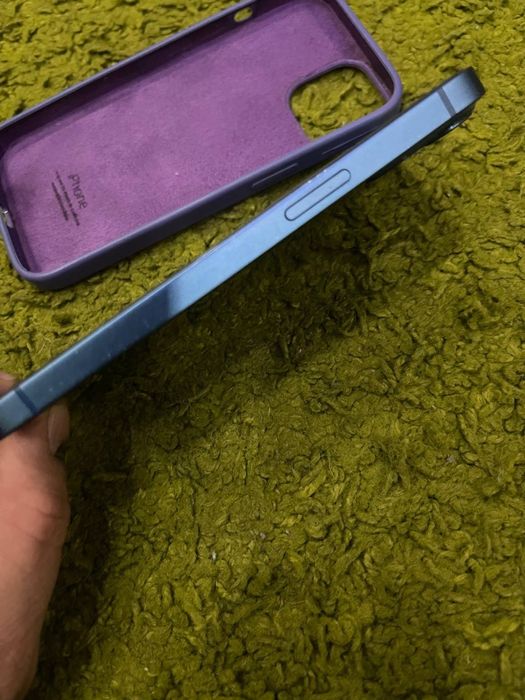 Телефон IPHONE 13