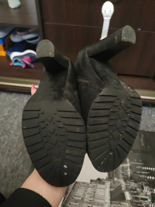 Черевики шкіряні RENZANA на підборах 36 розмір