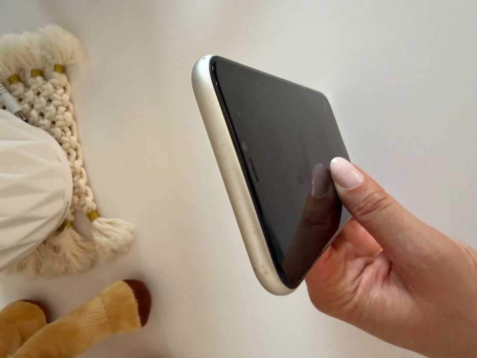 iPhone 11 - com ecrã partido