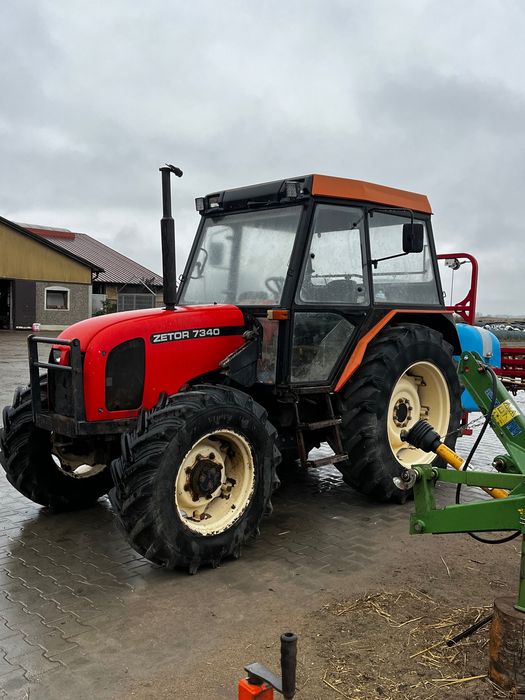 Zetor 7340, z turem i opryskiwaczem .