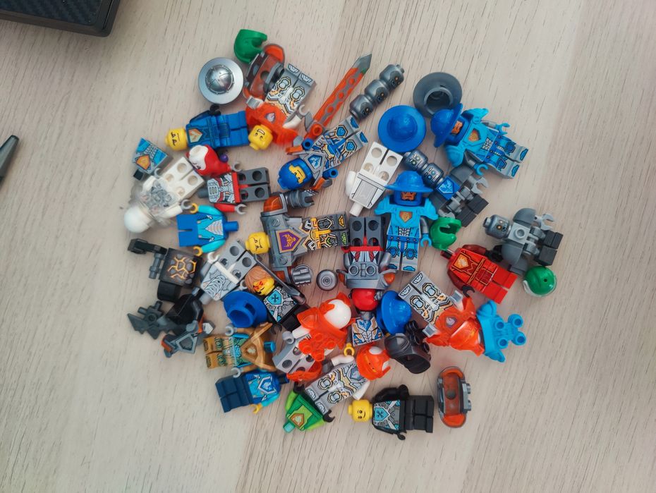LEGO Nexo Knights mix figurek i części