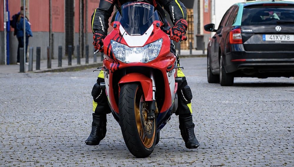 Honda cbr 929
