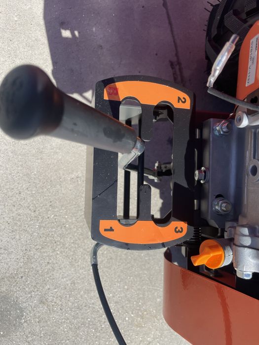 Triturador de martelos a gasolina