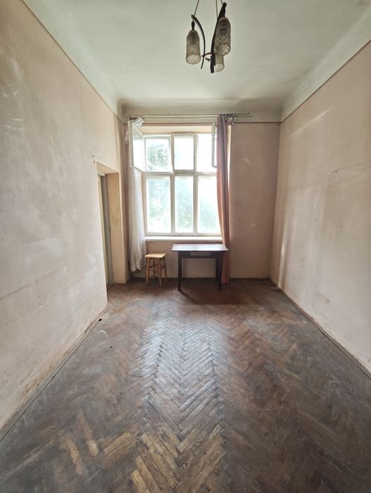 Продаж 2к квартири в Брюховичах з земельною ділянкою 1.7сот