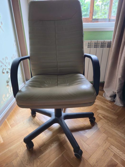 Офісне крісло шкіряне / Крісло керівника/ Кресло руководителя