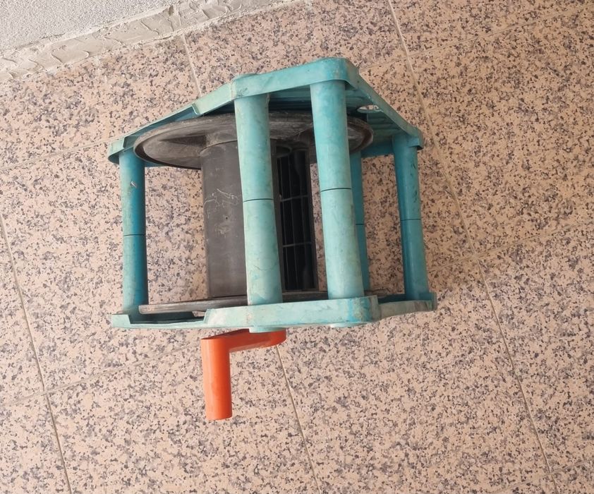 Suporte para Parede para enrolar a Mangueira