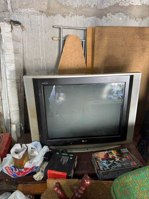 Віддам даром телевізор LG Super Slim