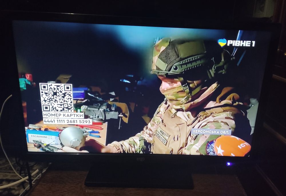 Ergo LED TV  Т-2 FULL HD + android smart tv box+ блютуз пульт