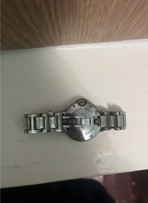 Cartier годинник на руку