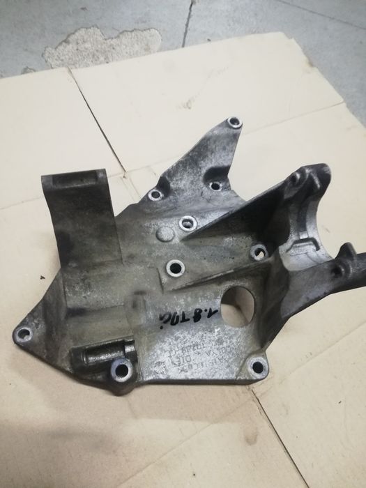 Podstawa alternatora sprężarki klimy 1.8 tdci Focus mk2 i C-max