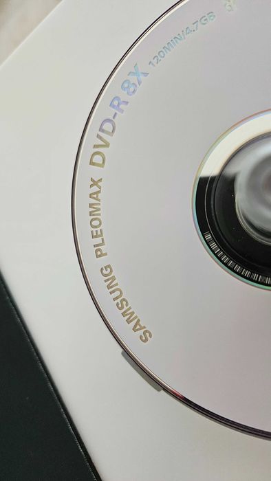 DVD+R, CD+R, and Case Set64738885347842121