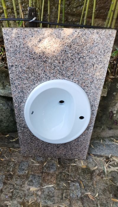 Lavatório em Marmore Rosa