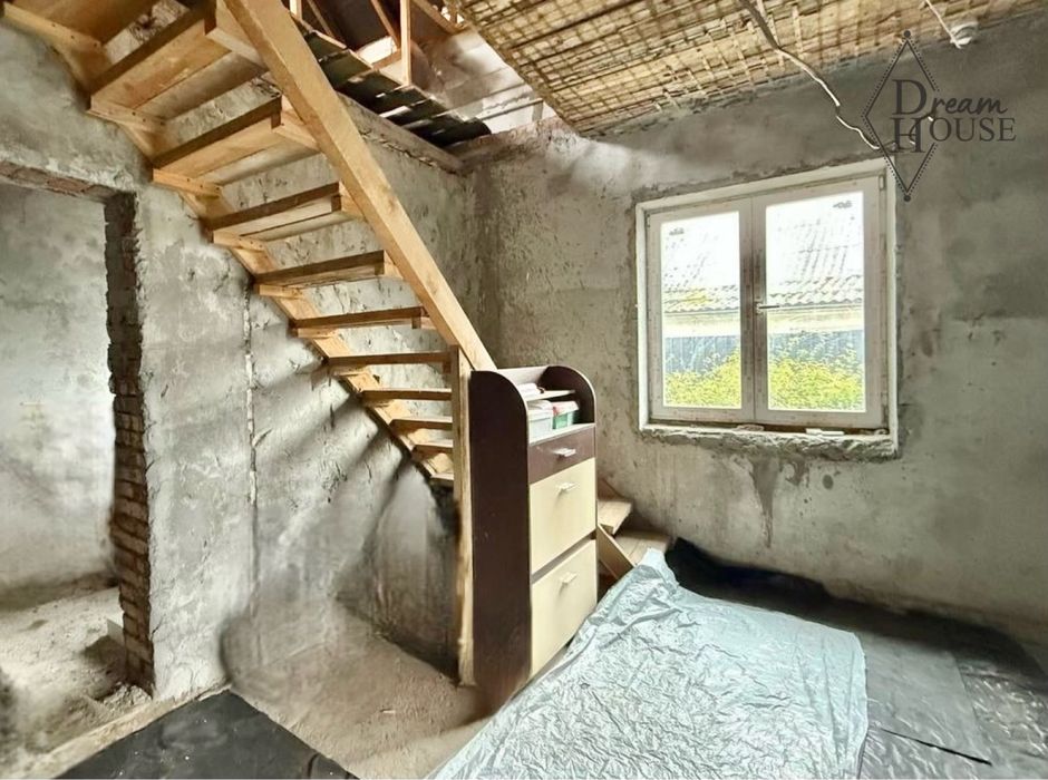 Продаж буднку на стадії ремонту