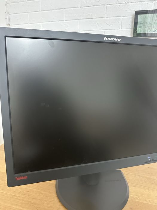 Monitor lenowo thinkvision