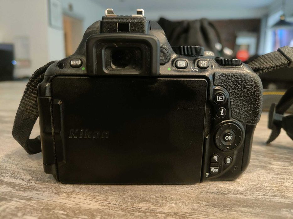 Nikon D5500+ lampa Nissin Di700A