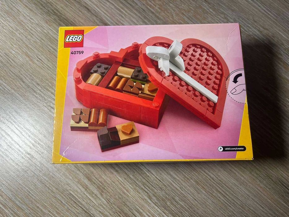 LEGO Creator Valentine’s Day Box 40759