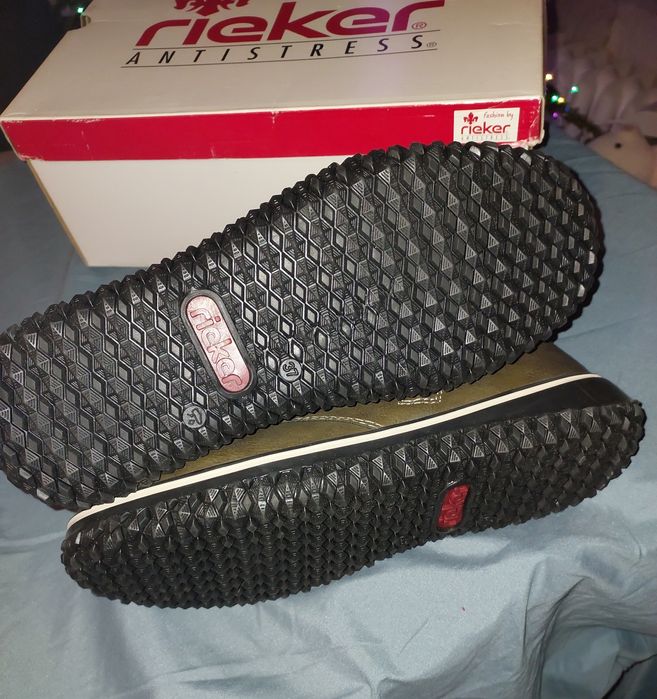 Zimowe buty marki Rieker
