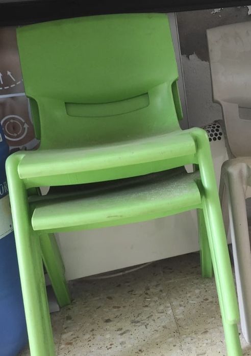 Cadeiras empilháveis