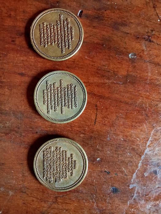 Moedas antigas em perfeitas condicoes