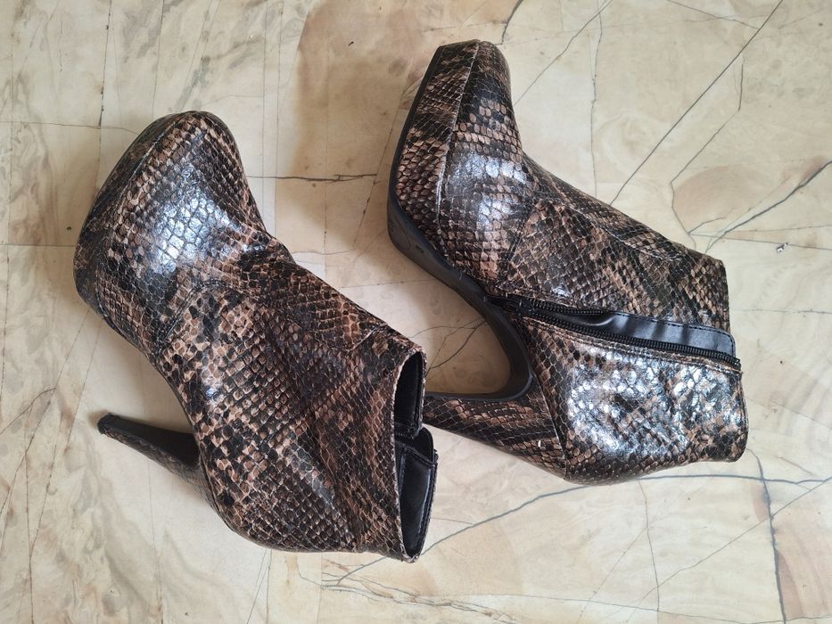 Buty szpilki botki skóra węża