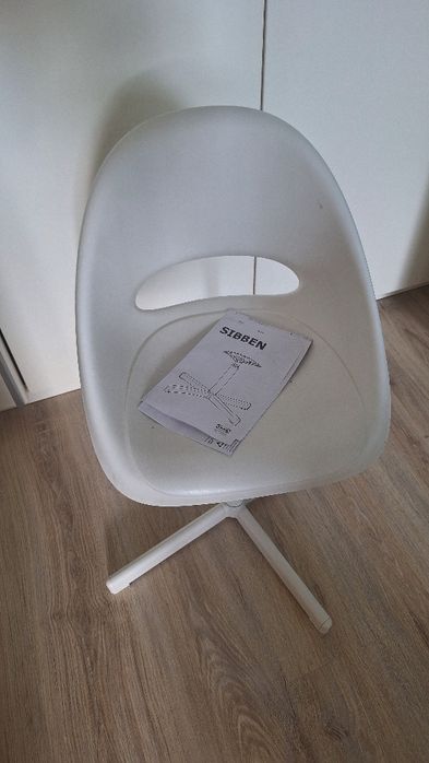 Ikea, стуло дитяче, поворотне. loberget