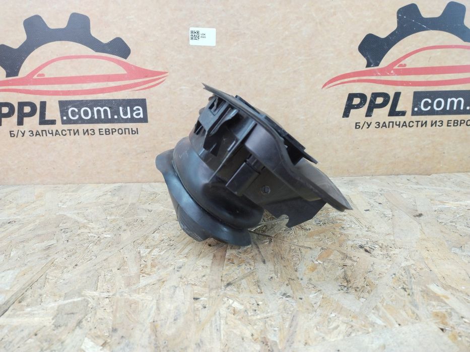 BMW 4 F33 2013-2020 корпус лючка топливного бака бензобака 51177270762