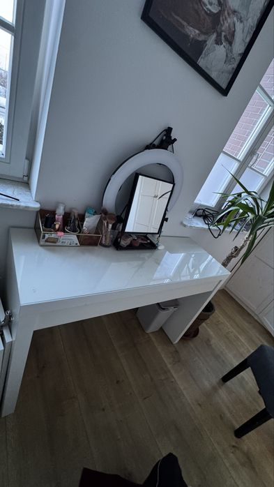 toaletka , biurko z szuflada