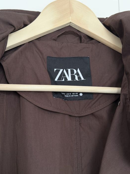 Шоколадний тренч з високим коміром Zara