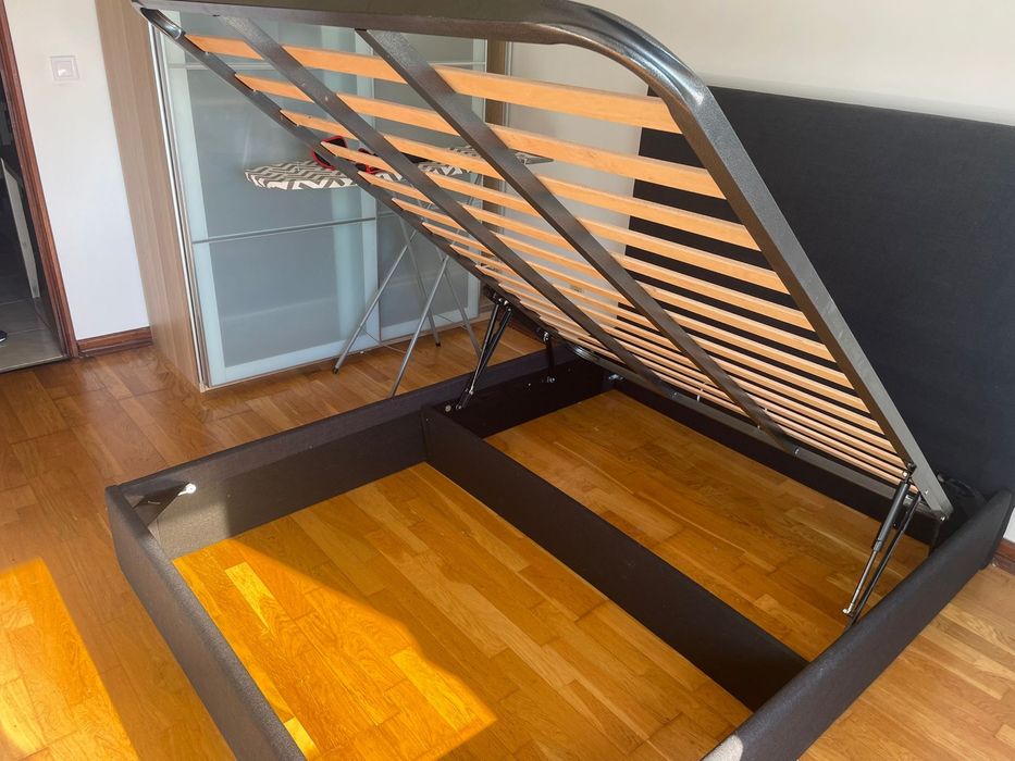 cama sommier com cabeceira e colchão