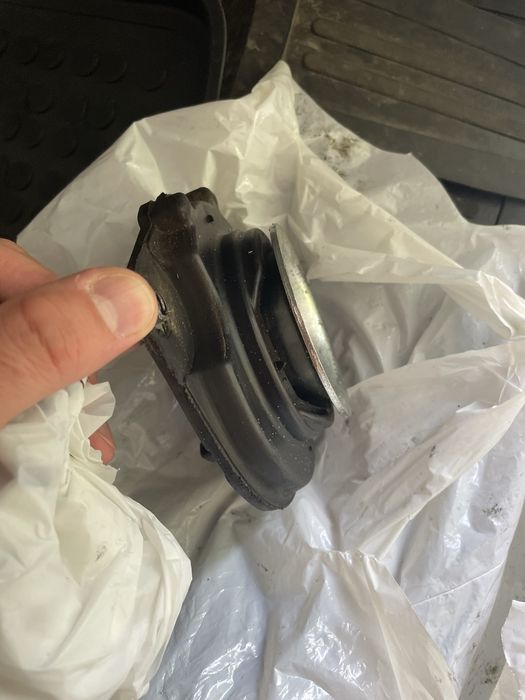 Poduszka  Łożysko Amortyzatora komplet Nissan Note E11