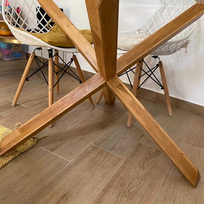 mesa e cadeiras de sala de comer