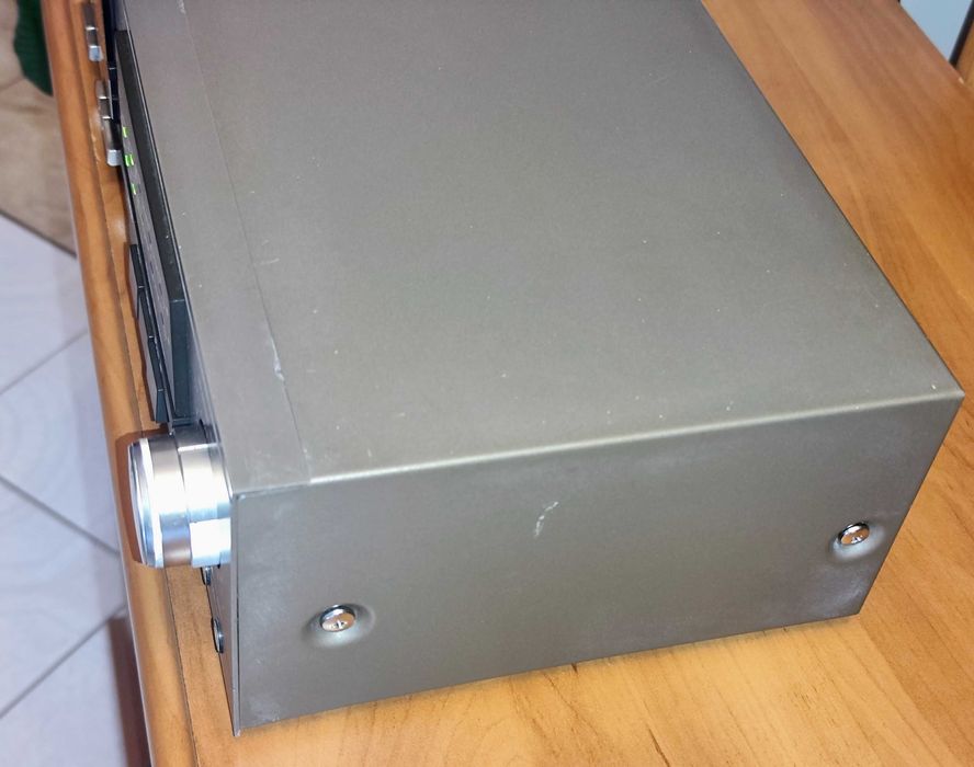 Sprzedam używany magnetofon Deck marki SABA CD 750